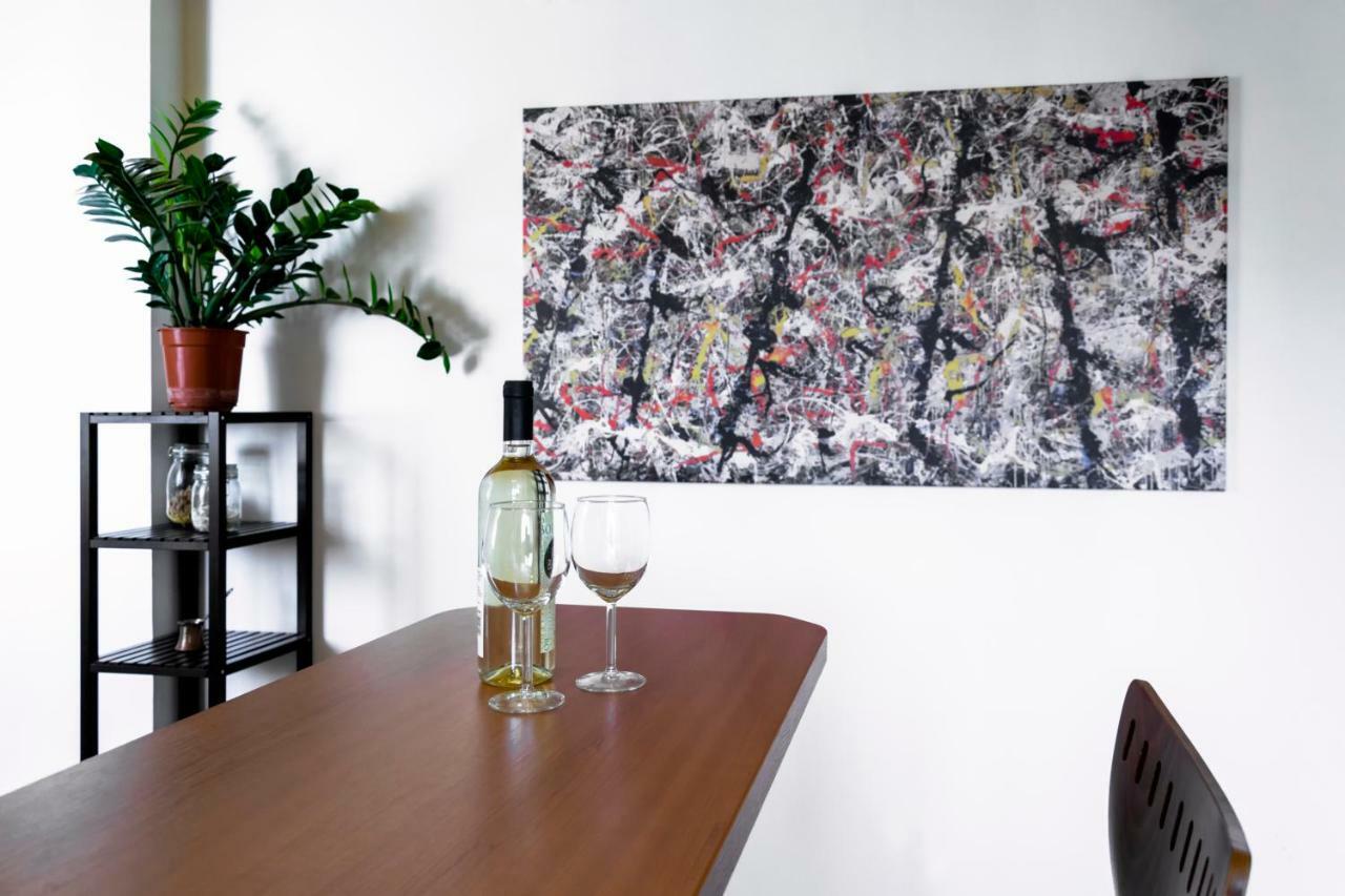 Pollock Apartment In Old Town Bratislava Luaran gambar